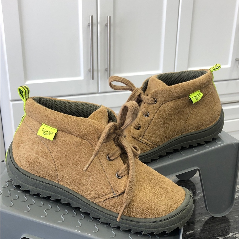 OshKosh B’Gosh Kids Chukka Boots | Size 3M | Tan Suede Lace-Up